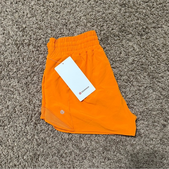 Lululemon NWT Hotty Hot Shorts High Rise 2.5” Lit Orange Size 8 - Picture 1 of 5